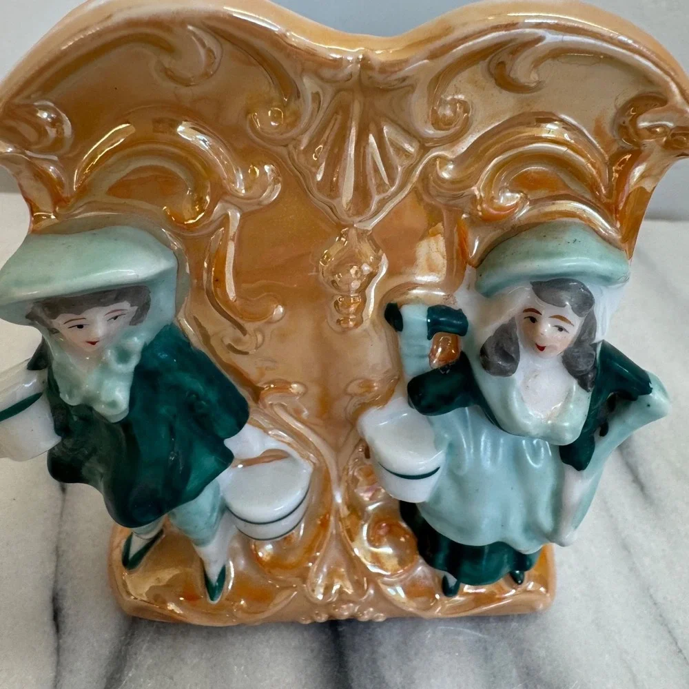 Vintage Iridescent‎ Lusterware Porcelain Vase Victorian Colonial Couple Japan